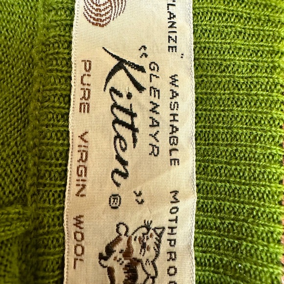 Perfect condition green zip up - Picture 3 of 3